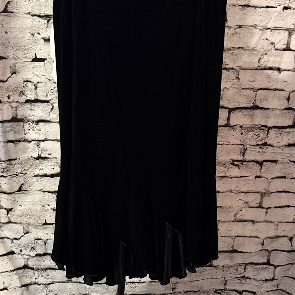 Elegant Black Women's Skirt